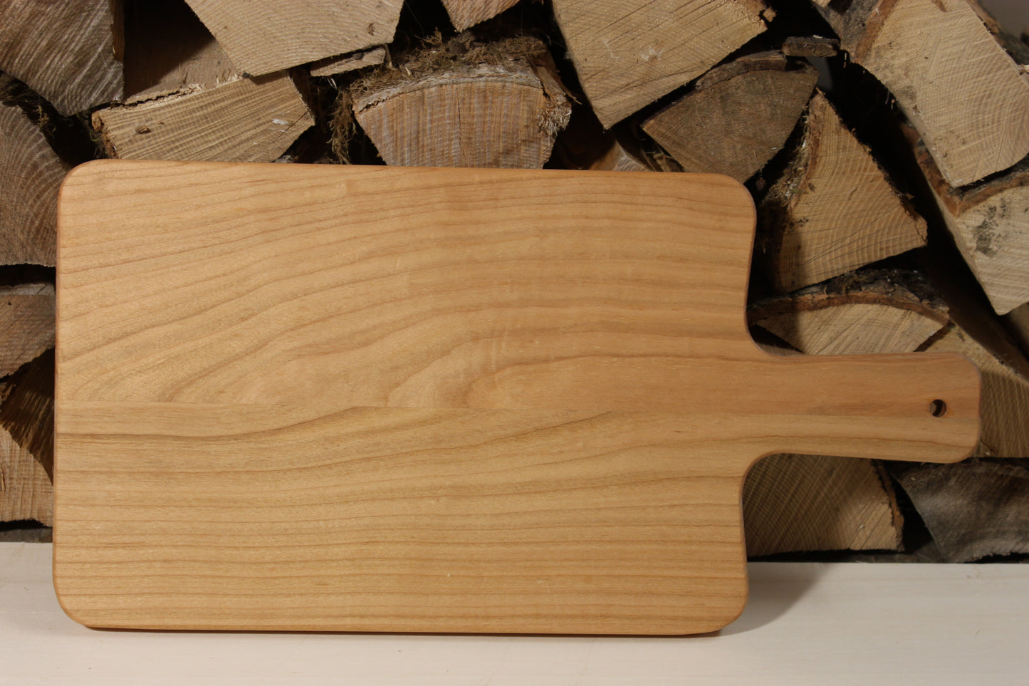 Schneidebrett 40cm x 20cm x 1.7cm mit Griff Kirschbaum